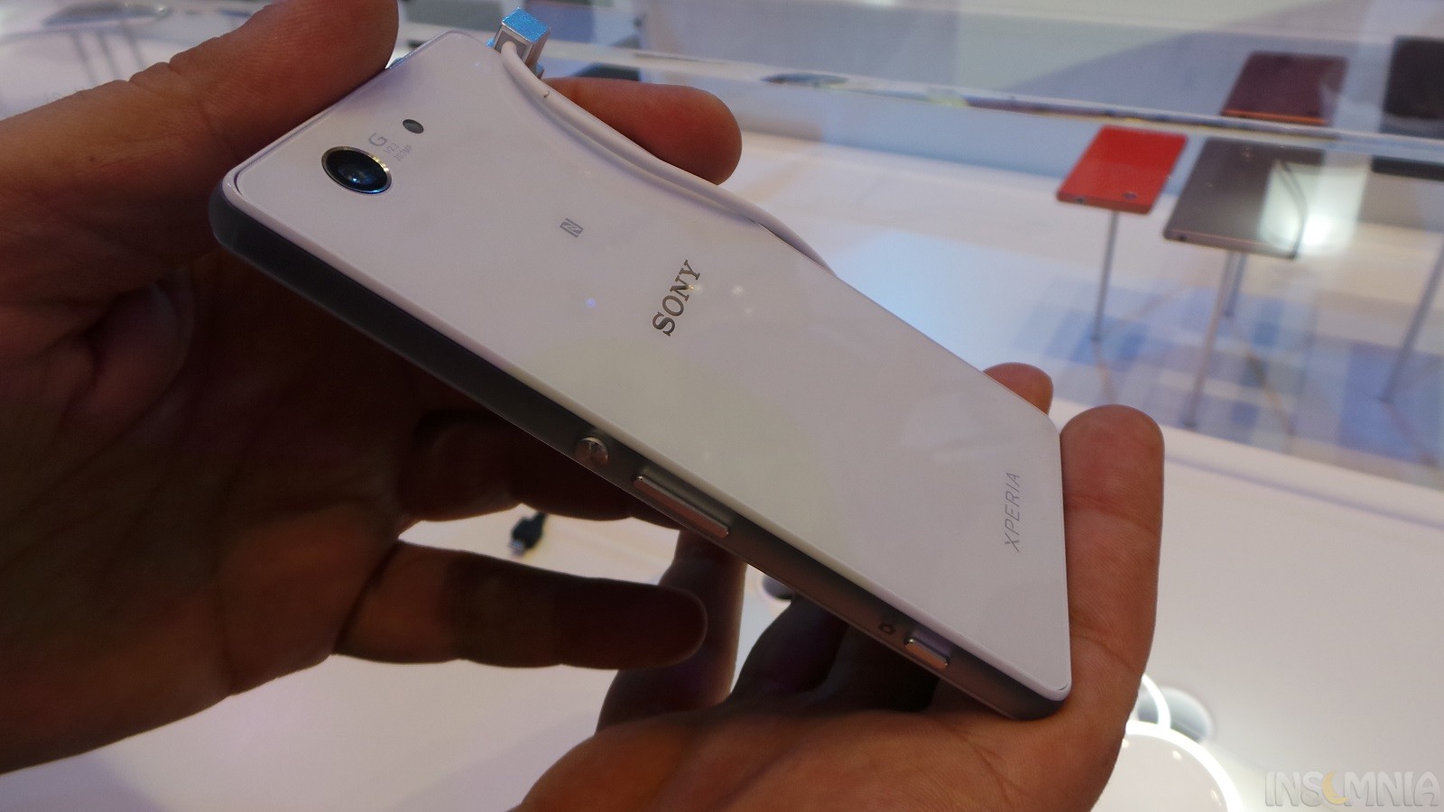 Sony_Xperia_Z3_Compact_3.jpg